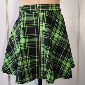 Hot Topic Black and Neon Green Plaid O-Ring Skater Skirt